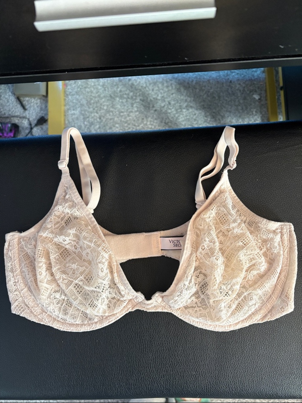 Victoria's Secret Lace Underwire Bra in Blush